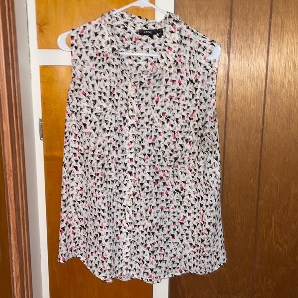 Women’s Apt 9 button down tank top. Size XL